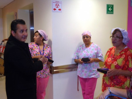 Entregandoles un Reconocimiento a l@s Compañañer@s de Enfermeria